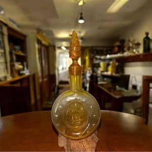 Amber Glass Decanter With American Eagle And Stars